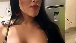 Melany Noa Peruvian beauty is promoting her raffle