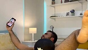 tulio hernandez and marcelo debian share a friendly pov moment with amateurs