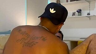 tulio hernandez and marcelo debian share a friendly pov moment with amateurs