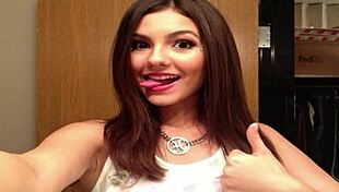 victoria justice in naughty jerk off challenge 😈