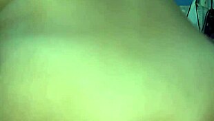 a loira arromba o cu profundo e gostoso.