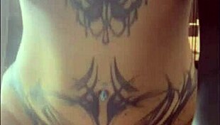 Aquele sexo real com creampie e peitos pequenos