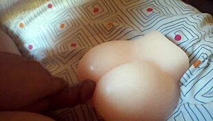 I pleasure my tight vagina in 3D