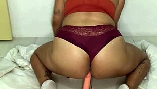 gostosa peituda rides dildo until climax