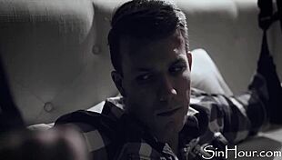 Един акт на доброта се превръща в заварен син, който изнудва мама за редовен секс.