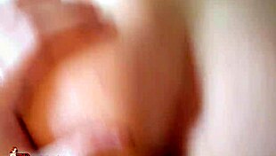 ruiva dando bucetinha apertada?