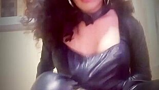 20161103 103434 features shemale in costumes