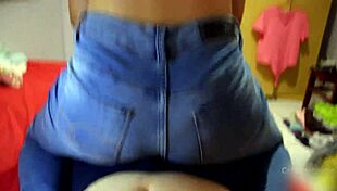 احتكاك جاف في جينز ضيق، سائل مني يتسرب في البنطال!