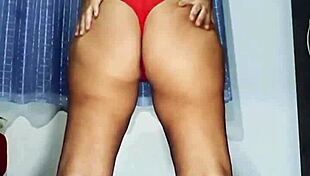 watch mirelladelicia squirt while playing with her dildo?