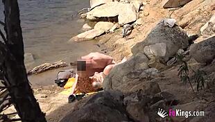 Jade loví chlapov na jebanie pri jazere, miluje svoje exhibicionistické vzrušenie