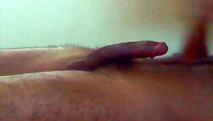 Hey, watch this Indian guy stroking his nice cock with a smile 😉🍆