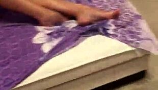 nadi shares her everyday reality in a casual chat.