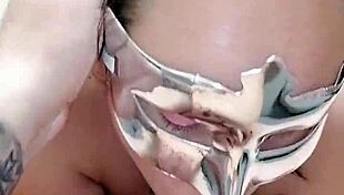 emma gives a lapdance with blowjob and clit rubbing to orgasm