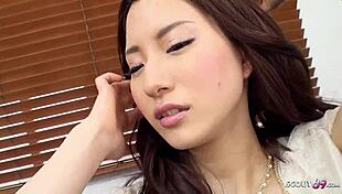 สาวญี่ปุ่นอายุ 18+ เล่นตัวเองหีขนด้วย Hitachi ที่ Casting