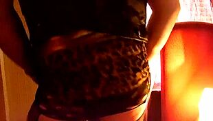 Goddess Lucy Diamond twerking that divine booty!