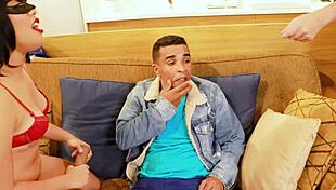 meu marido corninho convida alguém para jantar, eu sou a principal refeição