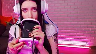 Honey Haze Licks Wet Teen