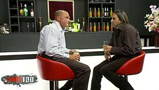 שלוש בחורות רזות נשלטות על ידי שני זינים ענקיים בפעולה קשה