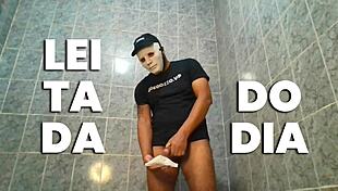 Leitada gostosa do dia para relaxar