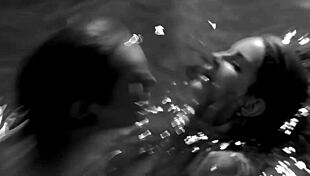 omg lana del rey in blue jeans vid is hot