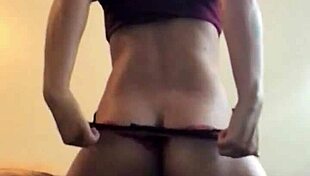 i's shakin' my ebony ass in lingerie