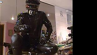 Roxina rides latex superhot