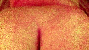 i tease with my huge venezuelan ass, begging for it hard.