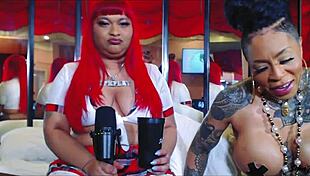 تريد رؤية غوديسبودي تمص ذلك الزب العملاق في الحفلة؟