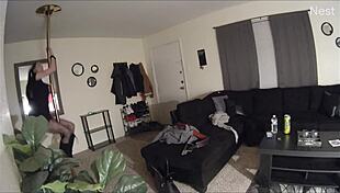 friend shares sexy wife in submissive threesome, doggystyle and missionary 😈