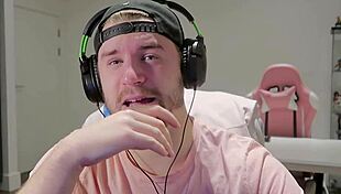 bathroom peek in summertime saga 😏