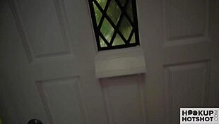 Curvy babe September Reign's second date turns into a rough, sloppy hookup with a skinny partner.