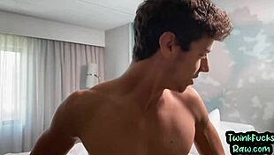 i'm a dildo loving bottom, barebacked by a stud till his cumshot