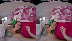 Clit and pussylips of Johannesburg whore with toys and squirting?