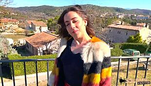 wow, this young slut shows off her anal skills 😍