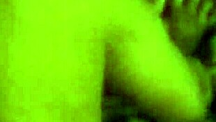 slow stroking from the back leads to quick orgasm in hotel room