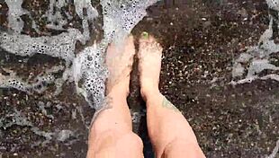 Dominatrix nika licks sea-salted feet and toes on beach 😋