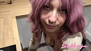 Belle-mère coincée et qui crève d'envie de mon aide pour se libérer