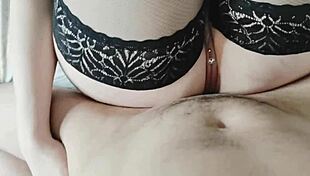 계모의 섹스 레슨이 나를 격렬 크림파이와 빨강머리 열정으로 흔들어놨어