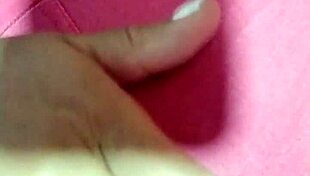 Exploring the Sexy Fat Pussy in Tight Leggings