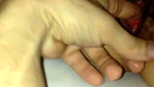 Chatte mouillee in web chat