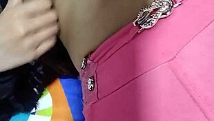 Exploring the Sexy Fat Pussy in Tight Leggings