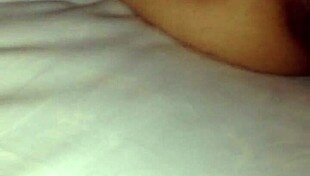 Chatte mouillee in web chat