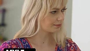 Blonde Milf Jessica Starling Helps Her Stud Last Longer During Sex