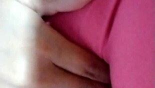 Exploring the Sexy Fat Pussy in Tight Leggings