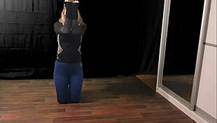 Dariana fit performs a seductive strip dance solo on stage