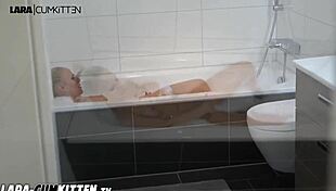 Lara Cumkitten Enjoys Quick Bath Session