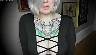 wow, look at these massive tits bouncing around 😍