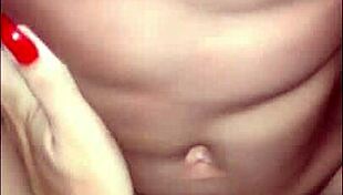 fudendo no escurinho com a minha piranha gostosa, ela geme tanto.