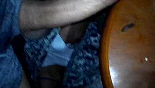 Detailed account of a galician man's handjob in gay context