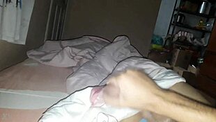 Gusta Bartoo enjoys a relaxing hand session